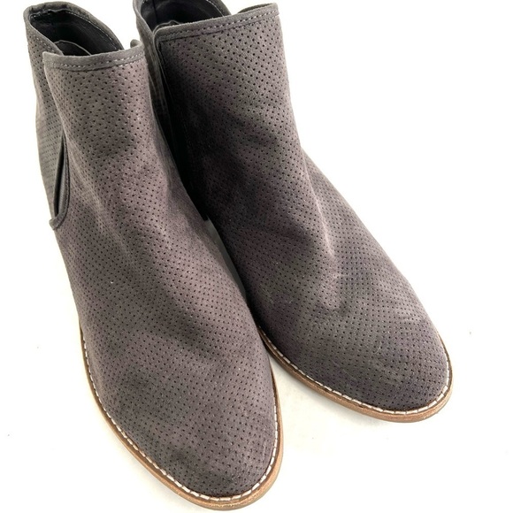 DV By Dolce Vita Gray Perforated Faux Suede Ankle Booties - Size 9 - Picture 7 of 10